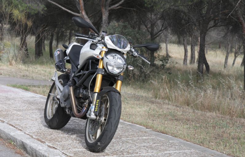 Ducati Monster 1100 S