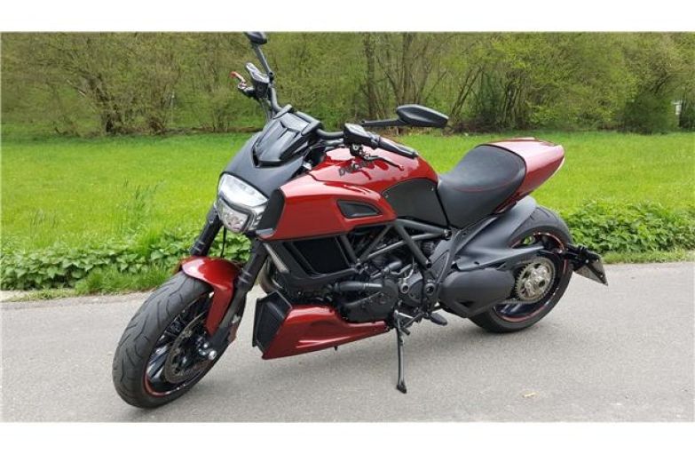 Ducati Diavel Carbon