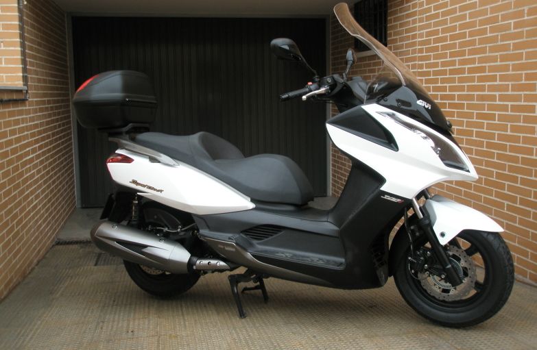 Kymco Superdink 300i