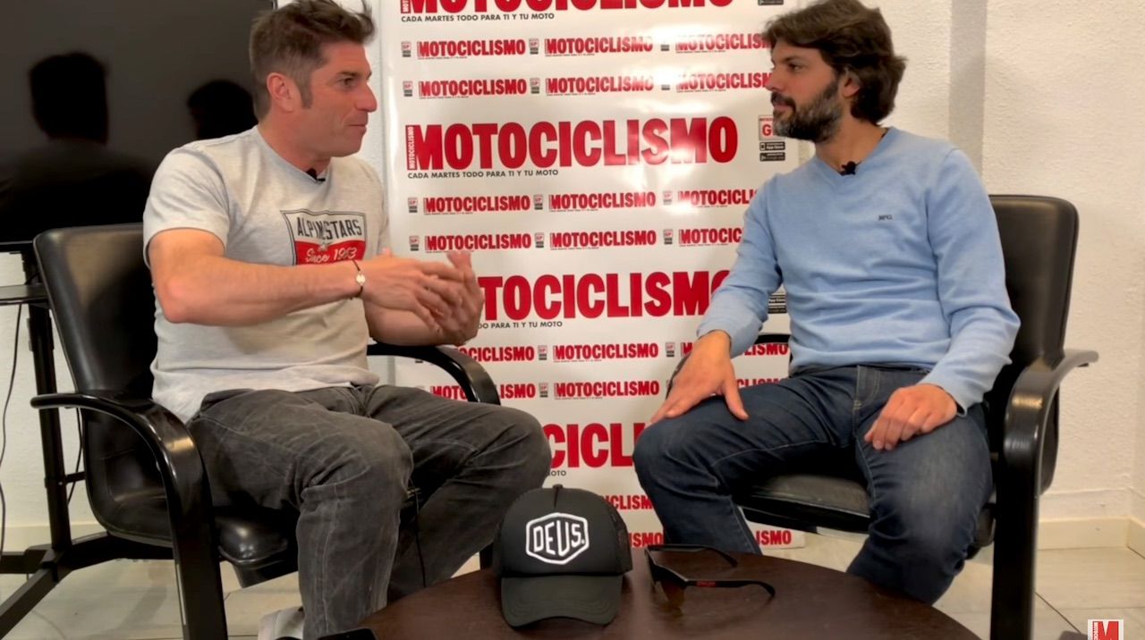 Óscar Haro: "A los pilotos hay que aplaudirlos, que se juegan la vida"