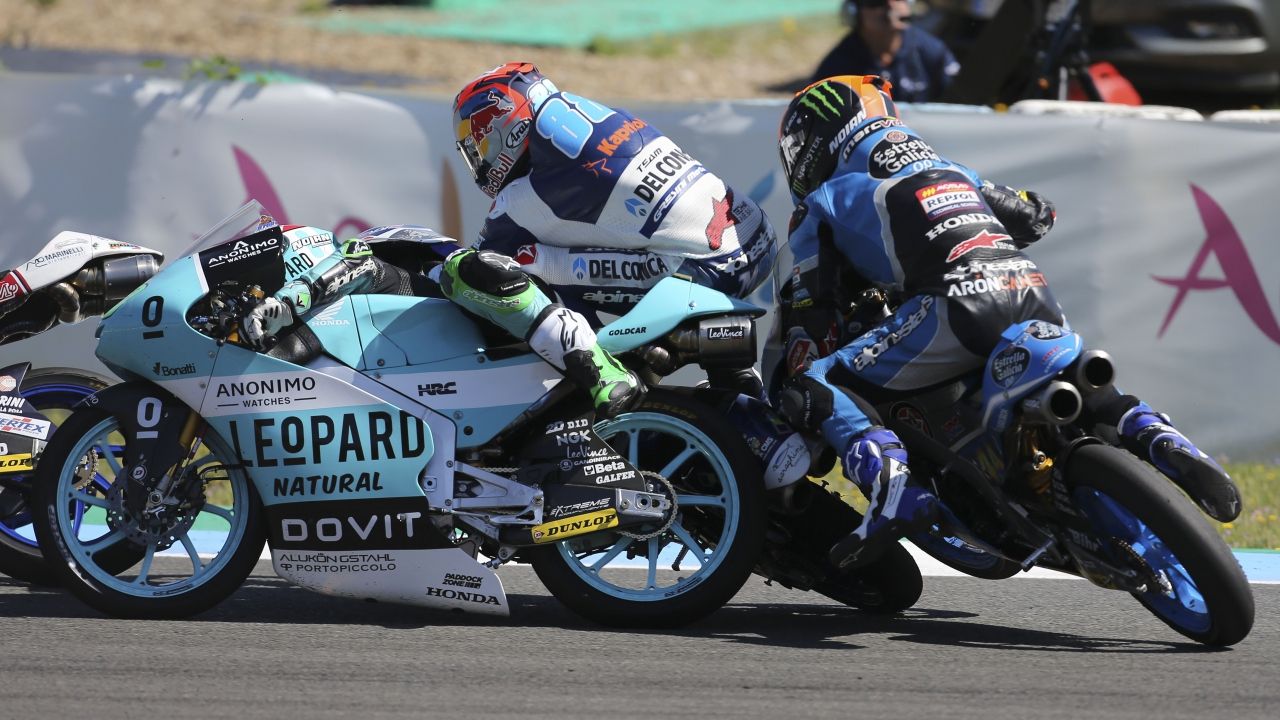 Arón Canet tira a tres pilotos en Jerez 2018