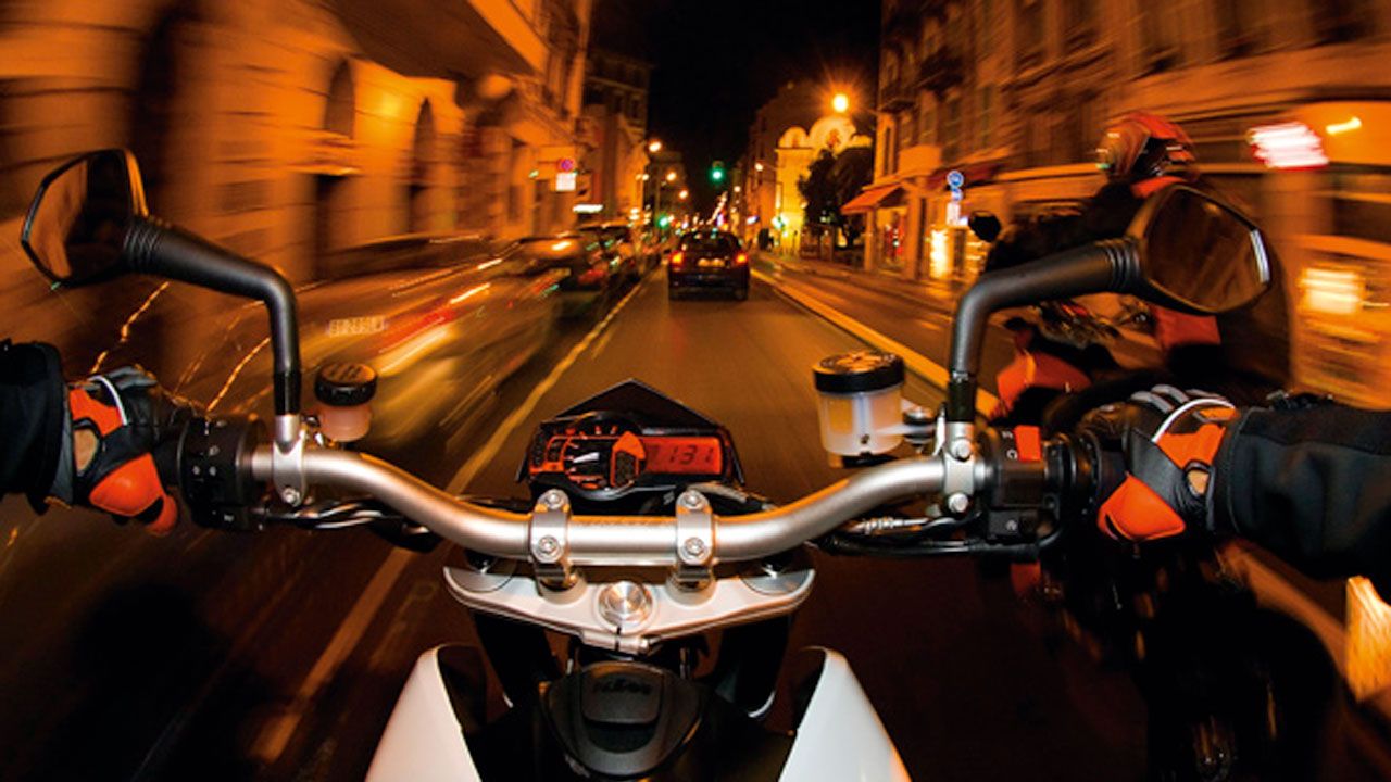 Madrid prohibirá circular a motos sin etiqueta ambiental en días de alta polución