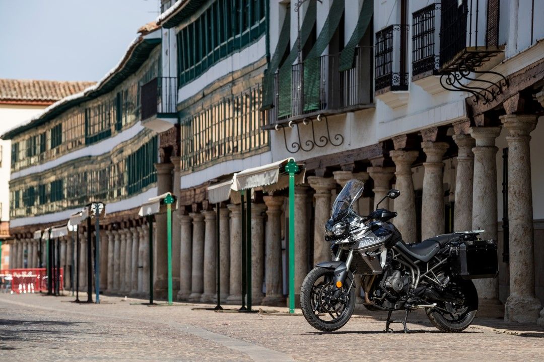 Ruta en moto por los viñedos manchegos con Ruralka