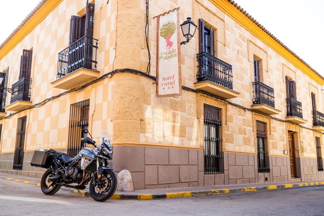 Ruta en moto por los viñedos manchegos con Ruralka