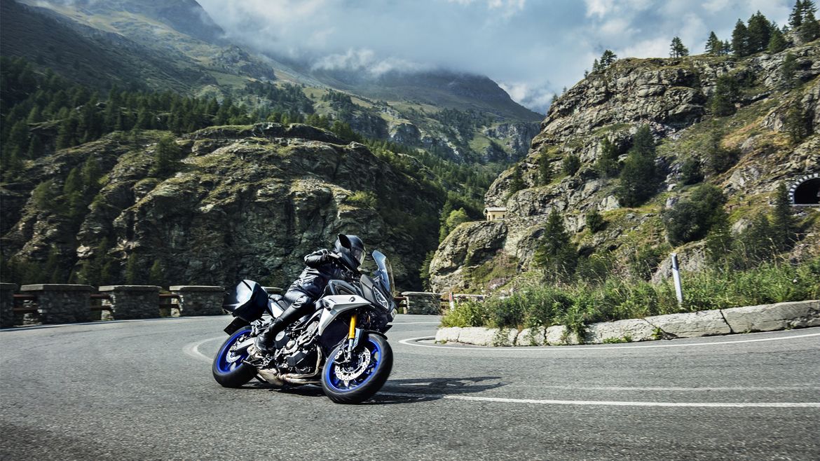 ¿Quieres probar la gama Tracer de Yamaha? El equipo de pruebas de Motociclismo te invita a rodar con ellos