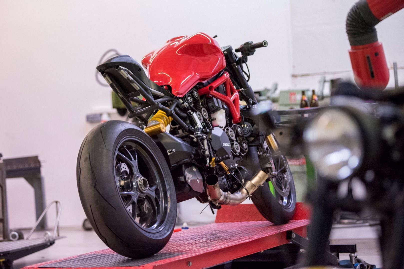 Ducati Monster DA#15, oro de 24K para la Monster