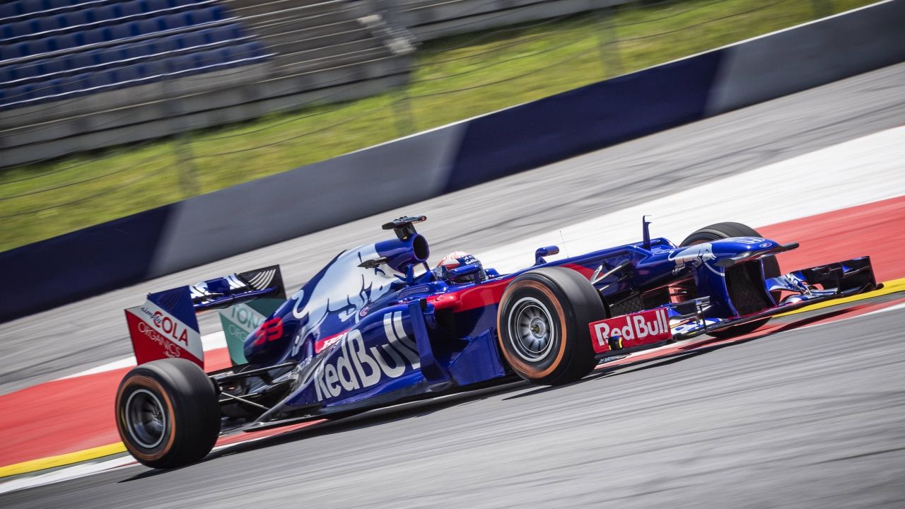 Marc Márquez en el Toro Rosso de Fórmula 1