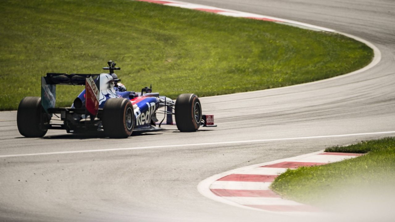 Marc Márquez en el Toro Rosso de Fórmula 1