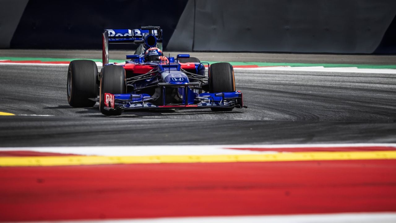 Marc Márquez en el Toro Rosso de Fórmula 1