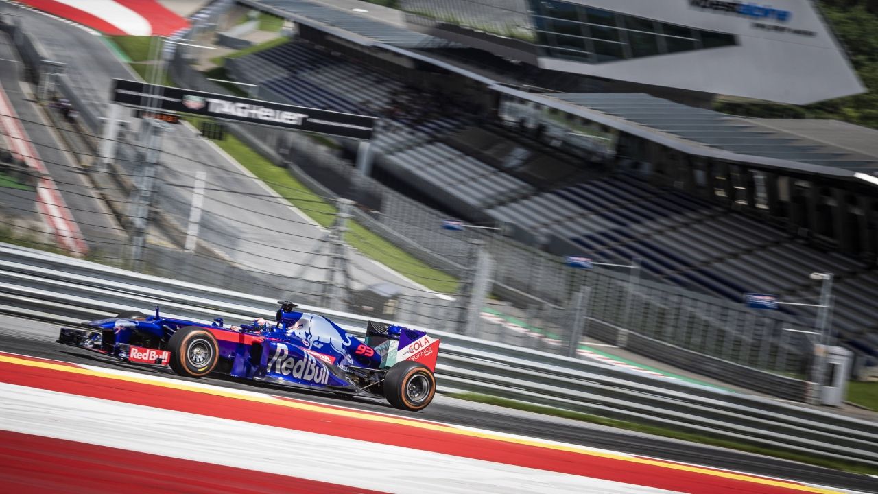 Marc Márquez en el Toro Rosso de Fórmula 1