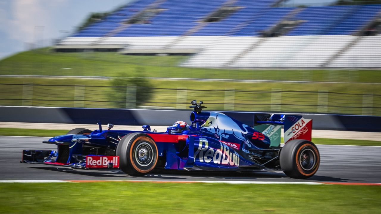 Marc Márquez en el Toro Rosso de Fórmula 1