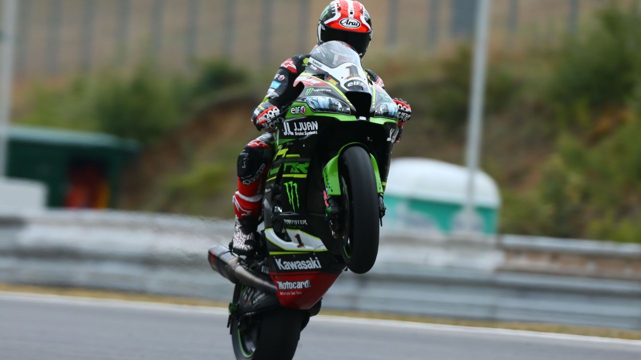 Jonathan Rea logra su victoria 60 en Brno y deja atrás el récord de Carl Fogarty