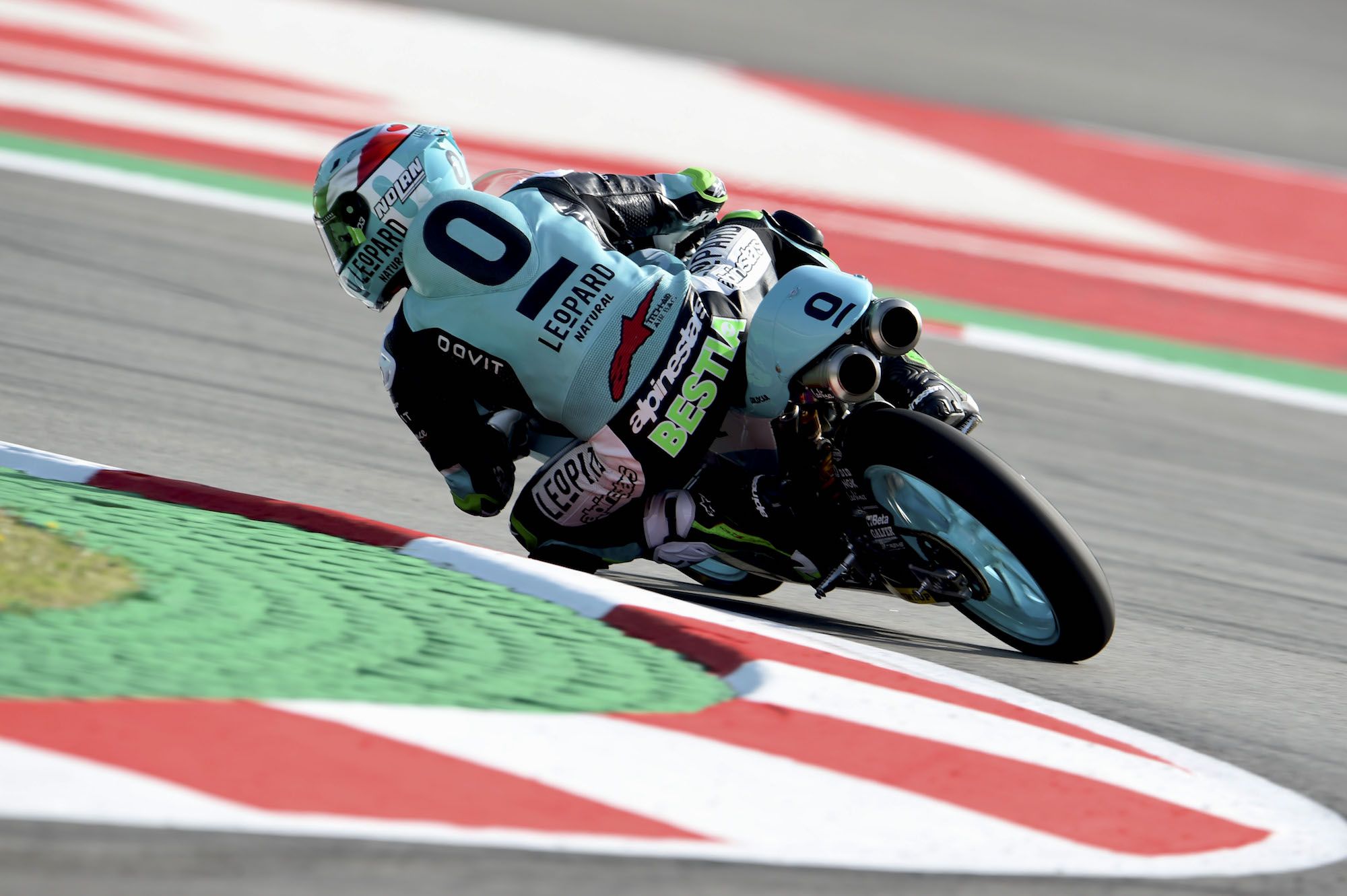 Enea Bastianini se impone en el caos de Moto3 y Rodrigo hace historia para Argentina