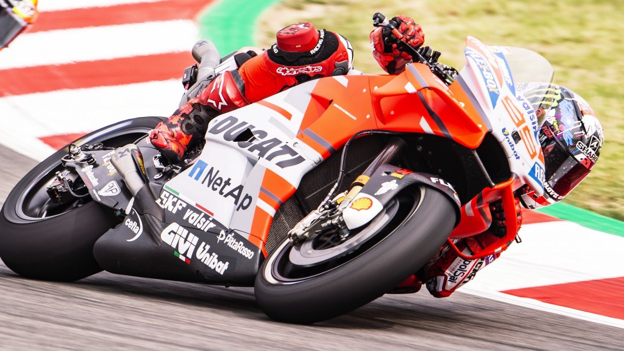 Jorge Lorenzo supera a Marc Márquez para hacer la pole de MotoGP en Catalunya 