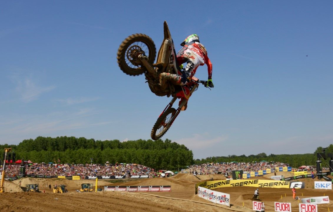 Jorge Prado hace historia en Italia y ya está a nueve puntos del liderato