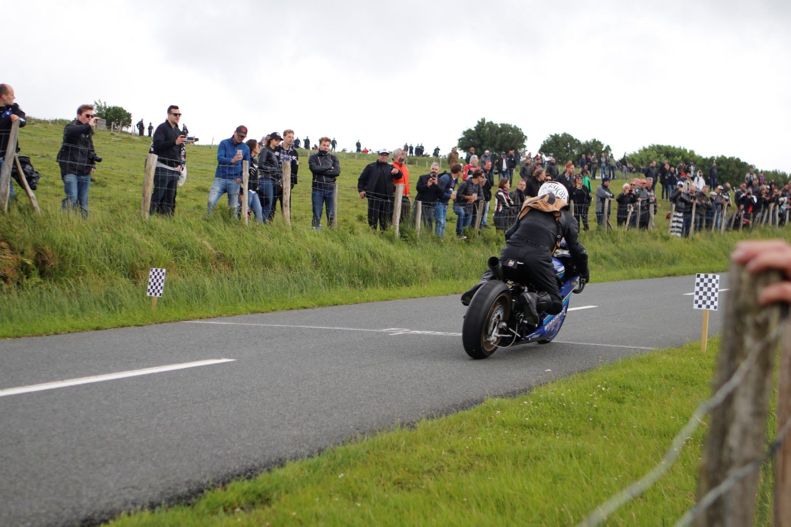 Wheels and waves 2018