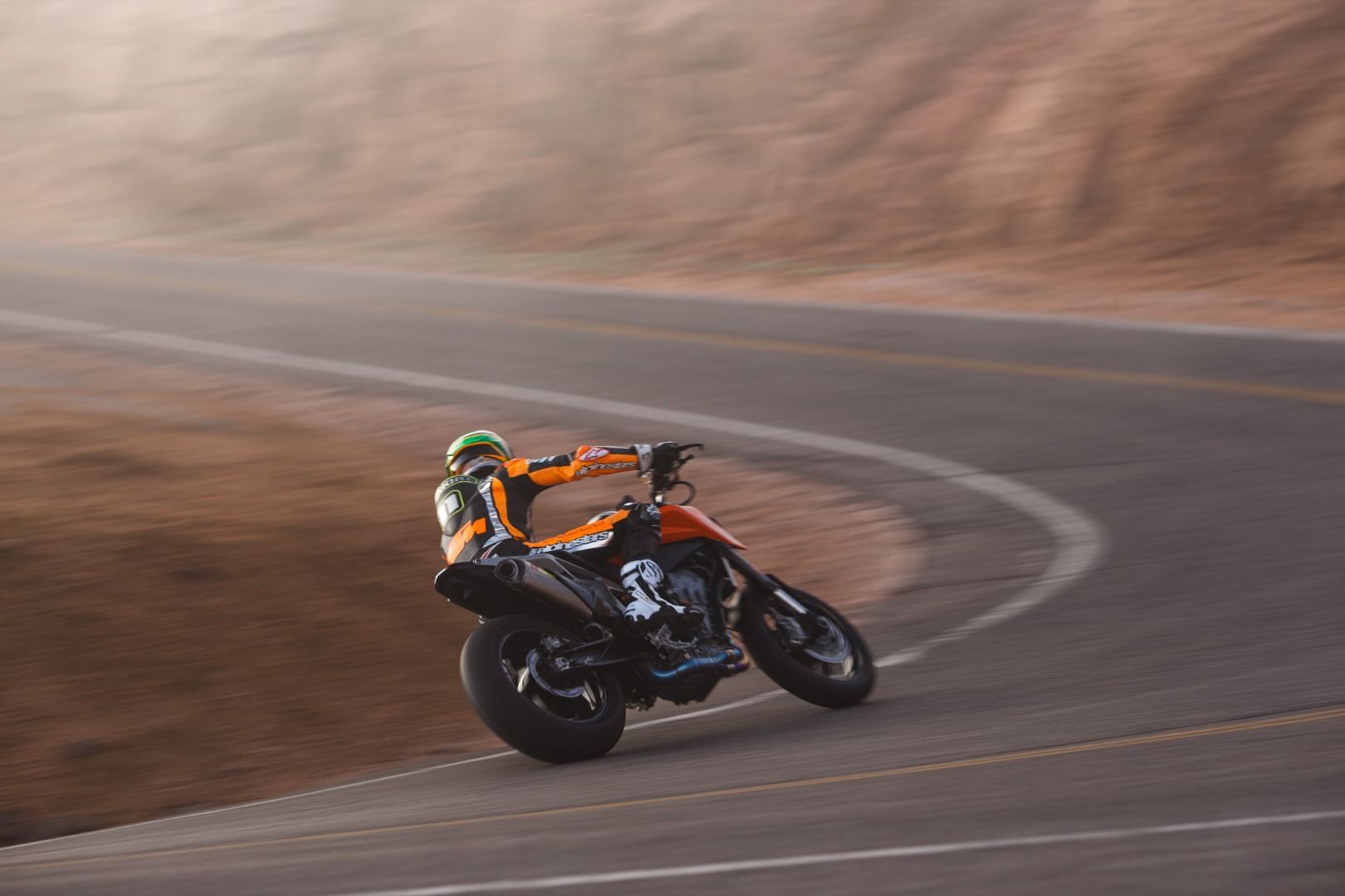 KTM 790 Duke y Chris Fillmore Pikes Peak 2018