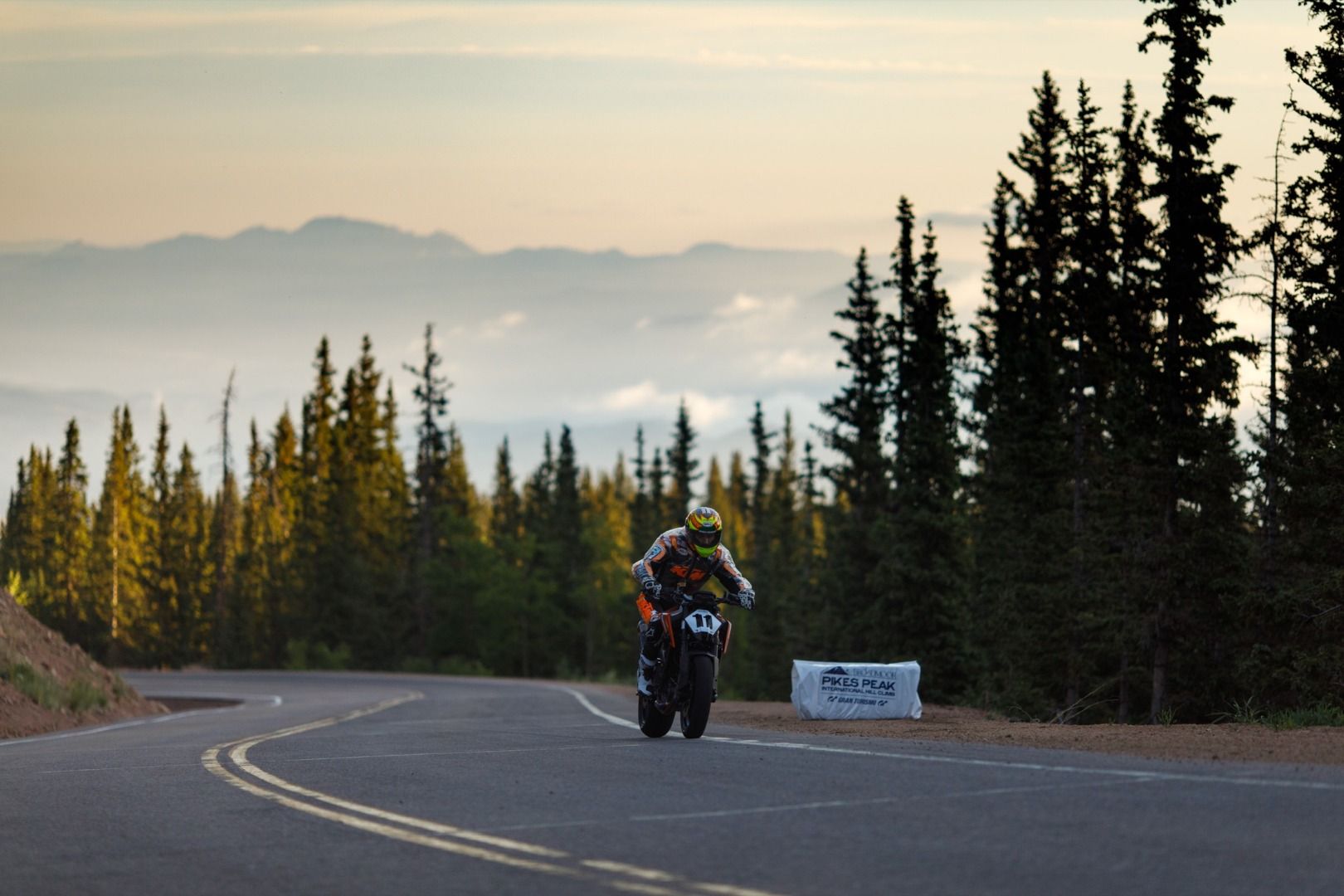 KTM 790 Duke y Chris Fillmore Pikes Peak 2018