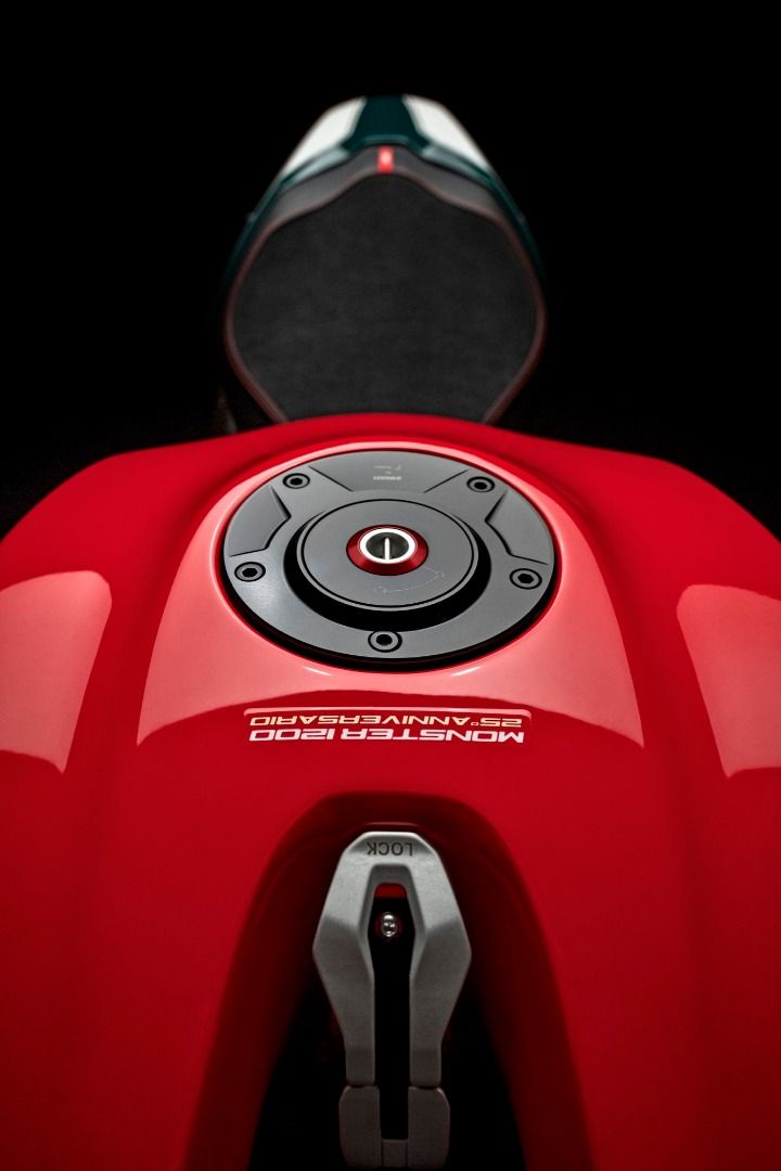 Ducati Monster 1200 25 Aniversario
