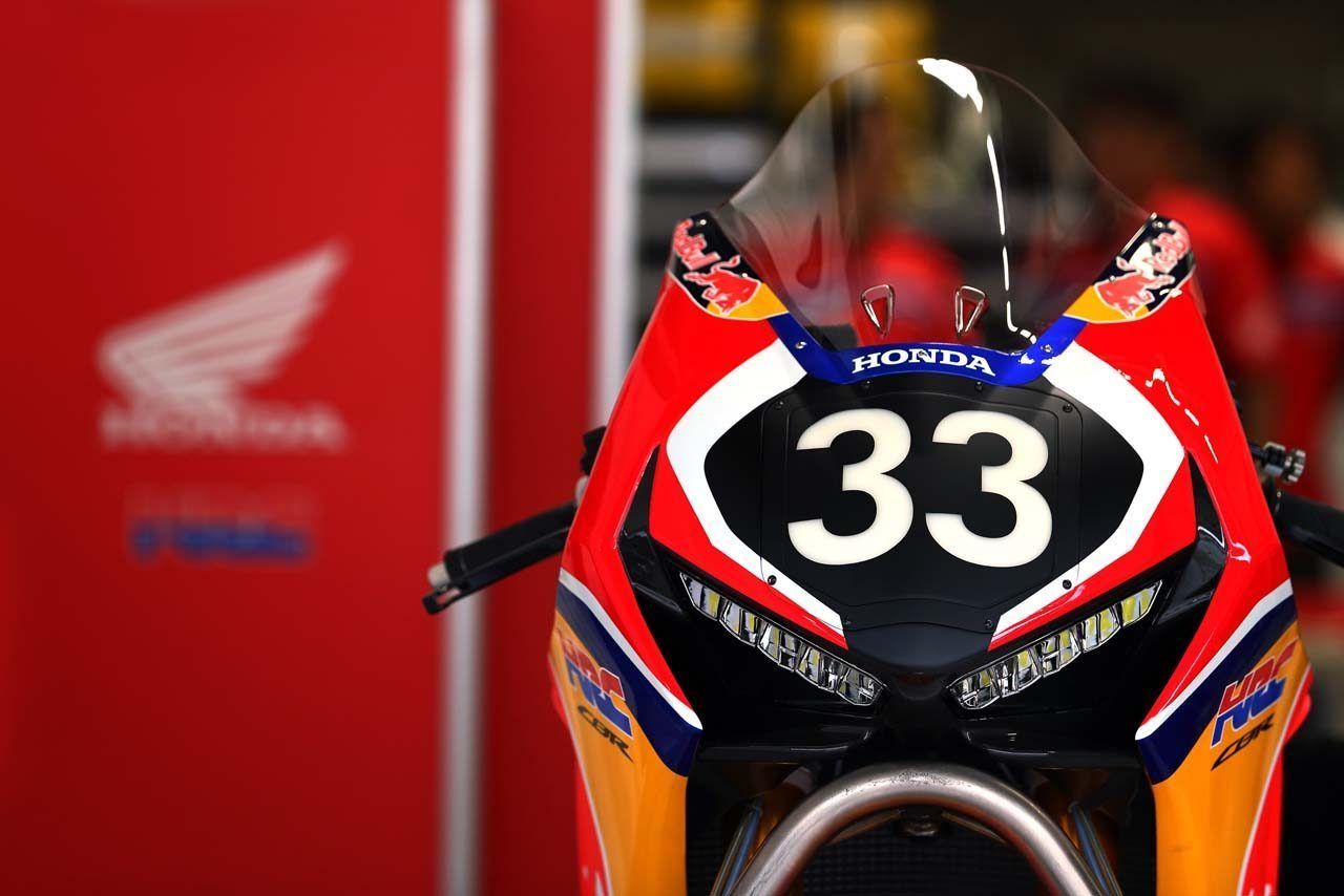 Honda CBR1000RRW RedBull with Japan Post