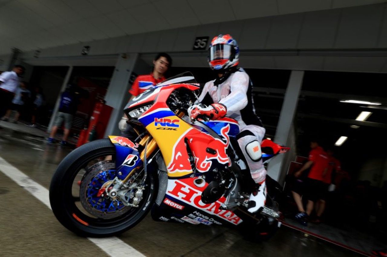 Honda CBR1000RRW RedBull with Japan Post