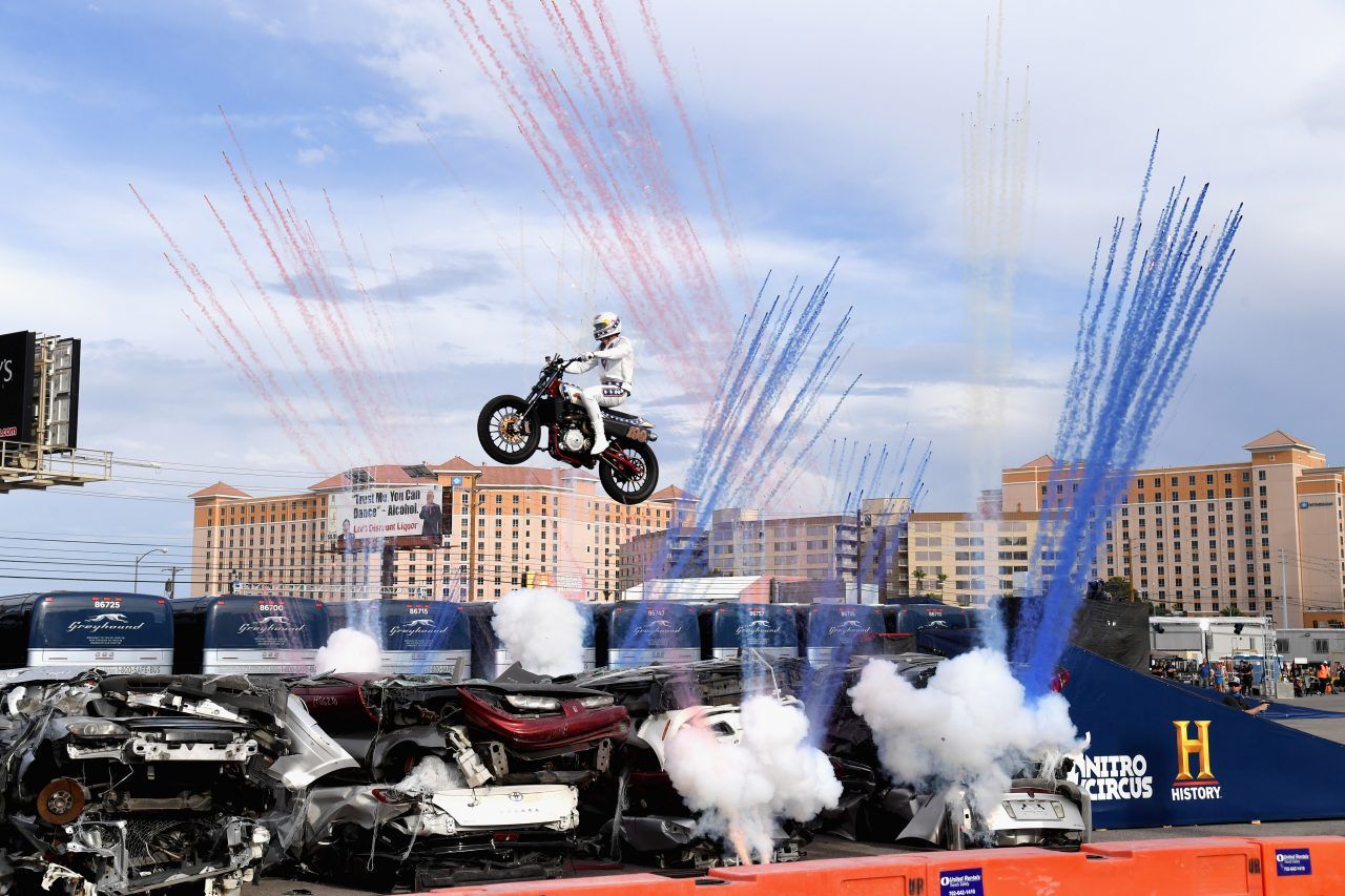 Travis Pastrana emula a Evel Knievel en Las Vegas