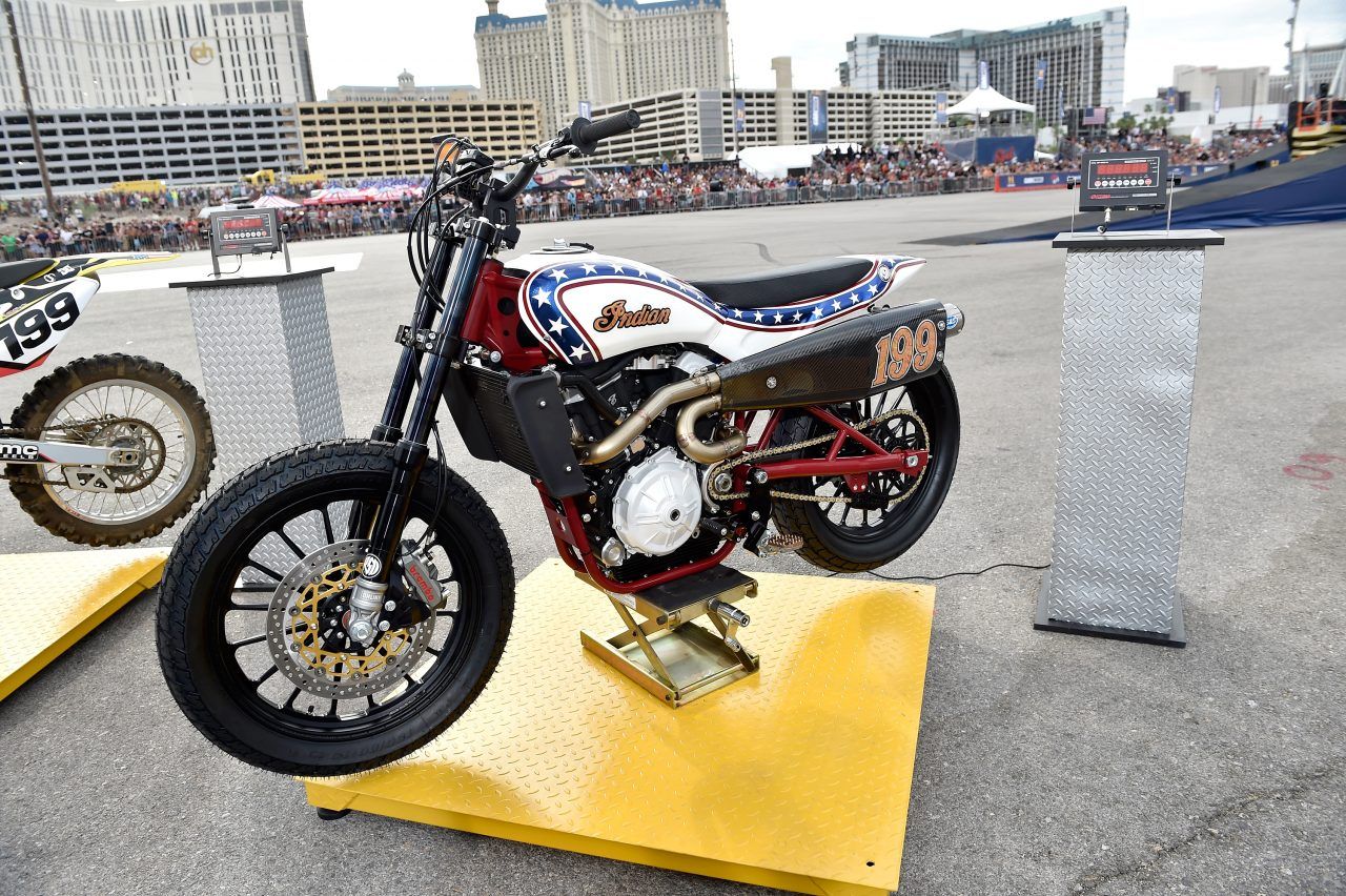 Travis Pastrana emula a Evel Knievel en Las Vegas