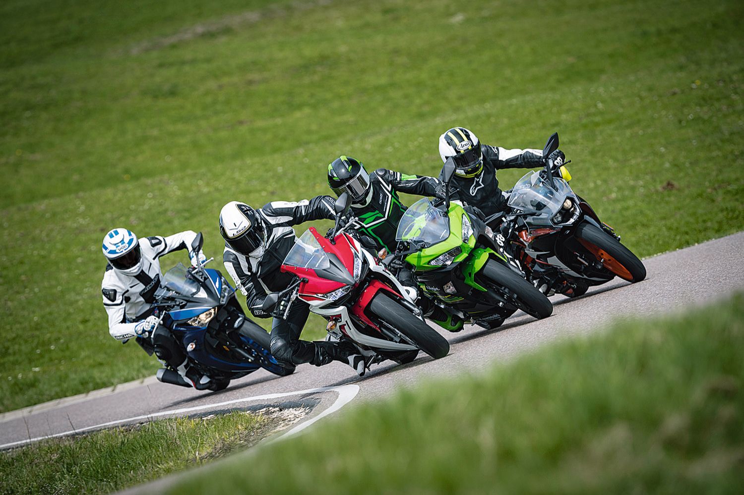 Motos Deportivas A2: Honda CBR500R vs Kawasaki Ninja 400 vs KTM RC 390 vs Yamaha YZF-R3