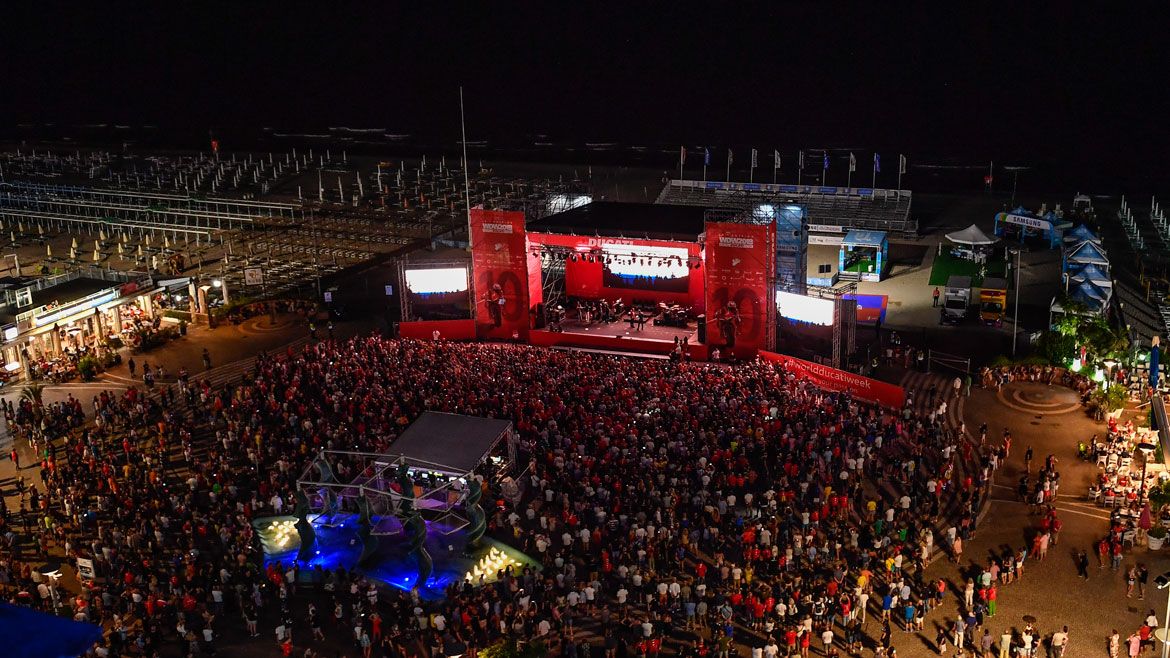 La 10ª edición del WDW bate récord de asistencia con 92 mil aficionados en el Misano World Circuit Marco Simoncelli.