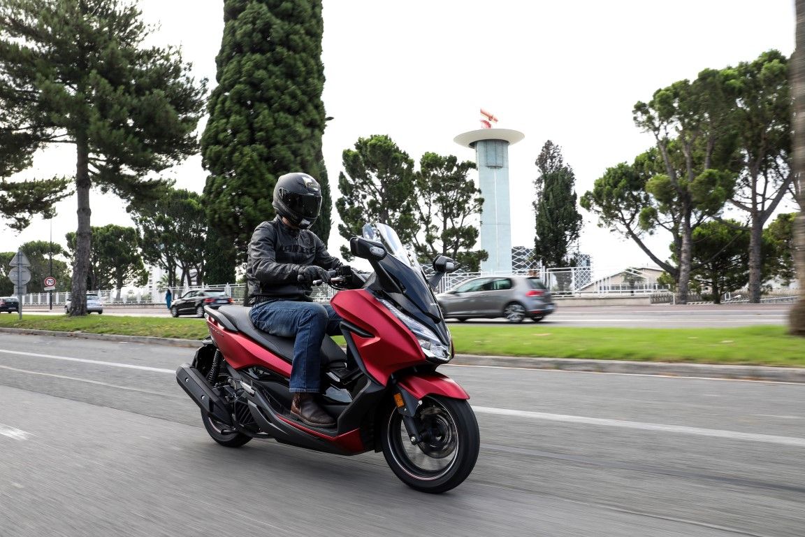 Honda Forza 125 , prueba, ficha técnica y primeras impresiones