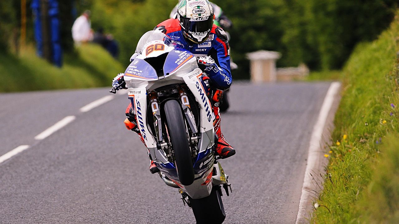 Peter Hickman sigue siendo el road racer del año (Foto: BMW)