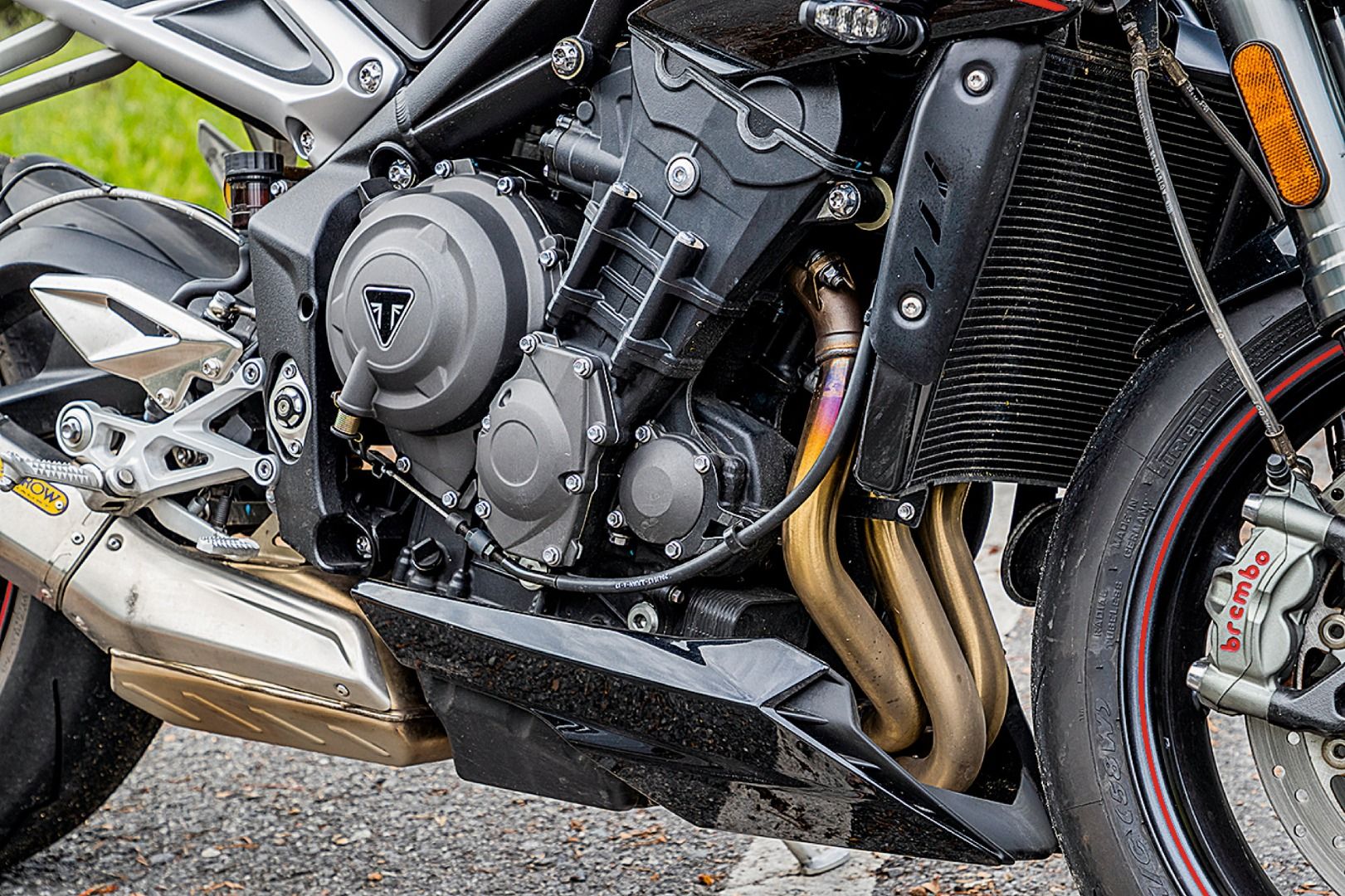 Comparativa Yamaha MT-09 SP vs Triumph Street Trile RS