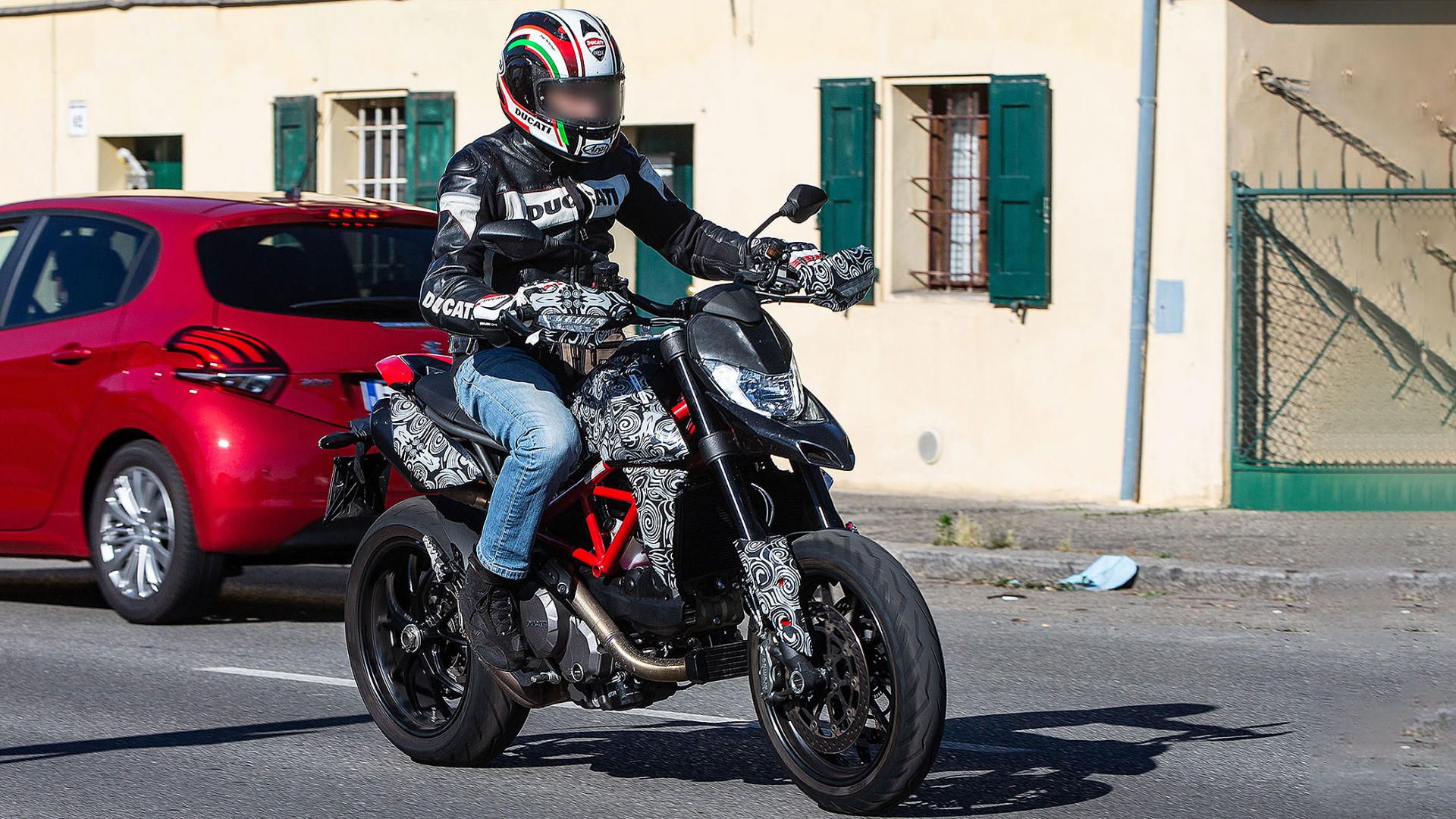 Ducati Hypermotard 2019, fotos espía