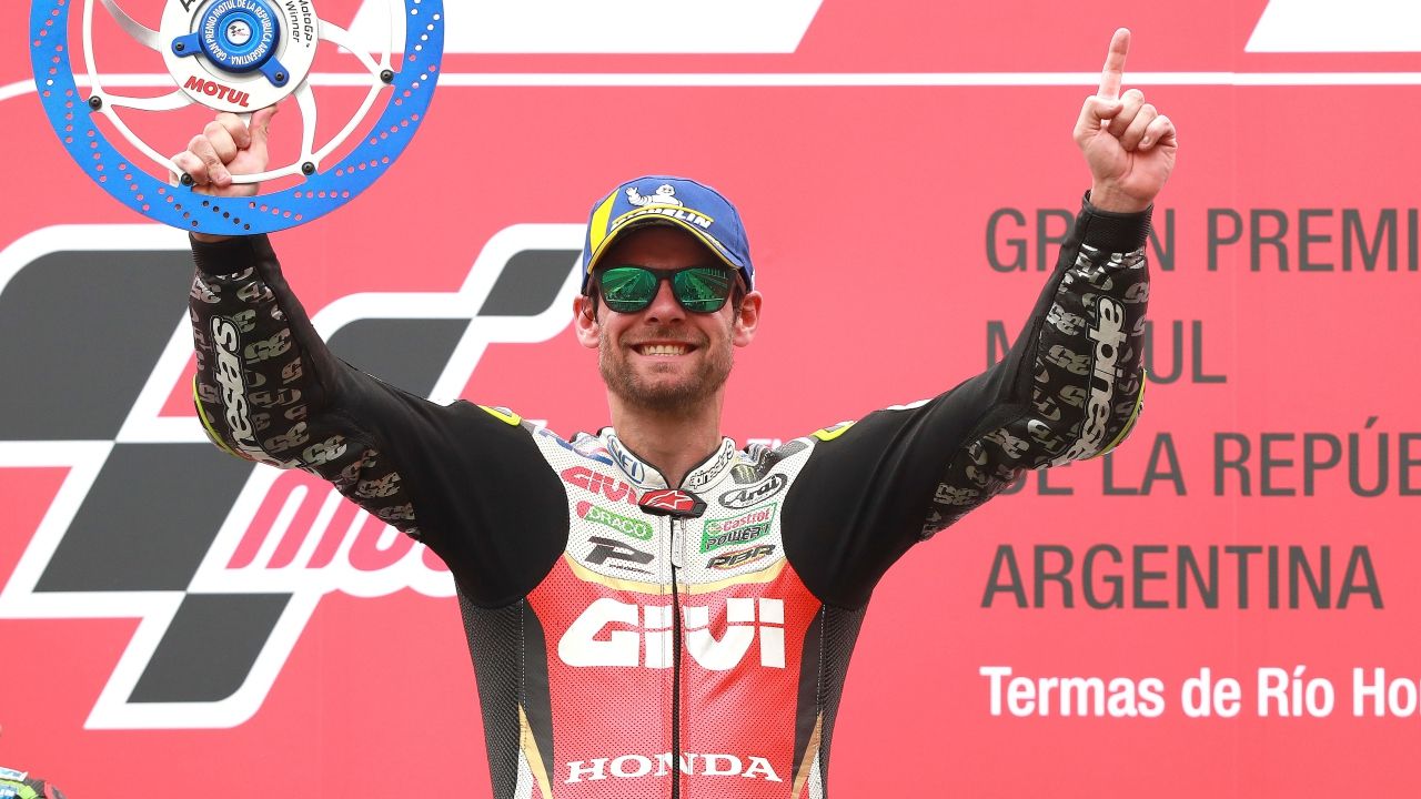 Cal Crutchlow celebra su victoria en Argentina (Foto: Gold & Goose)