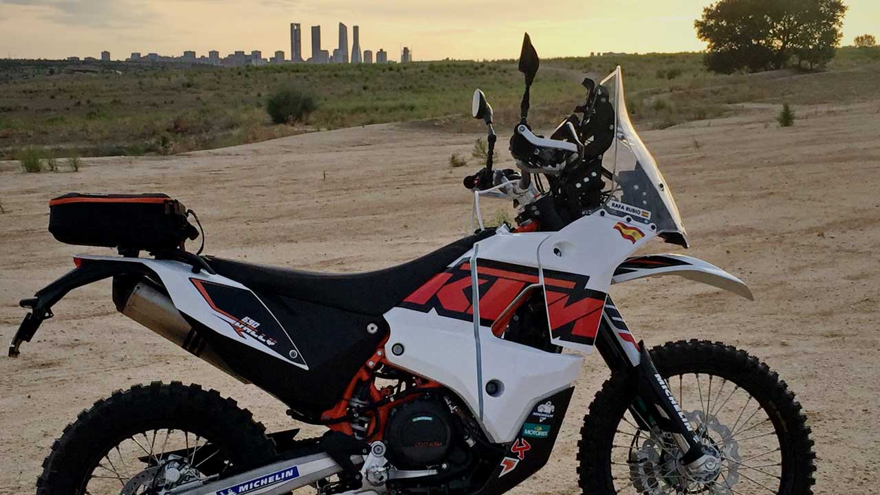 Transformación KTM 690 Enduro R, del trail a los rallies