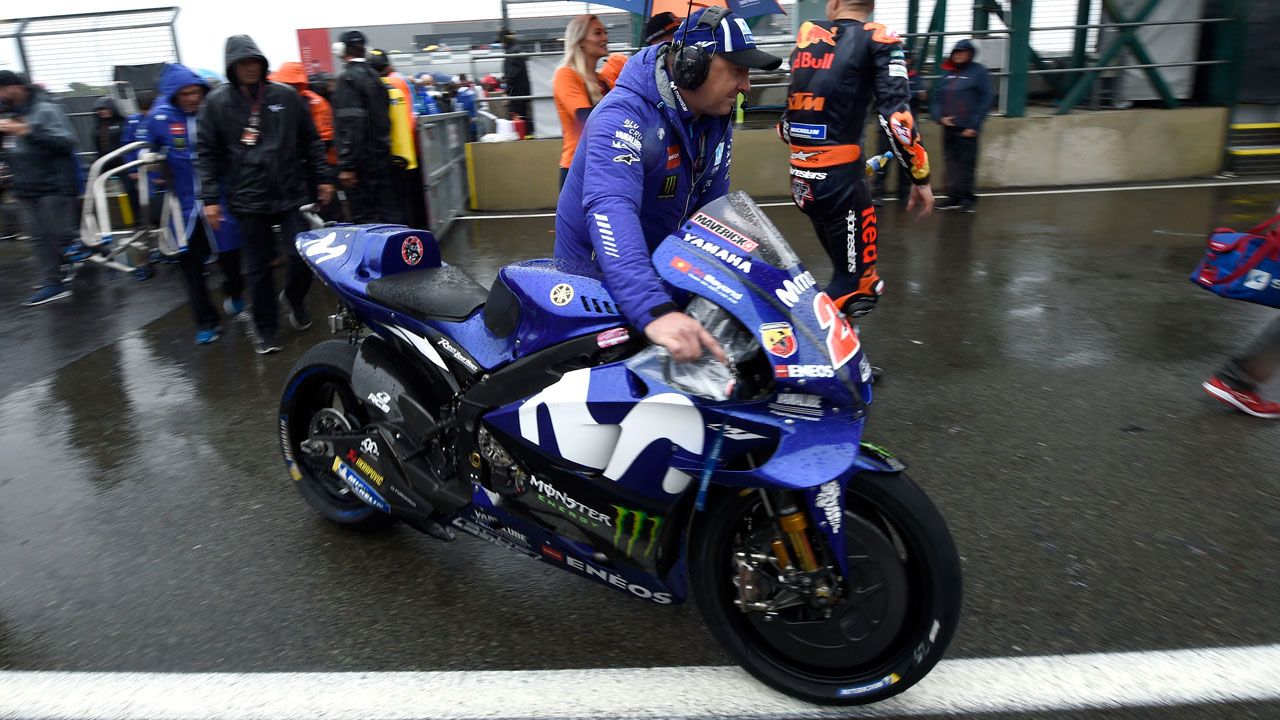 MotoGP en Silverstone: O se corre a las 17:00 o no hay carrera