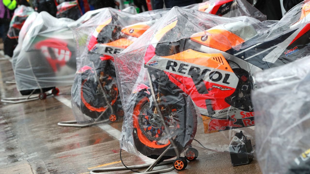 Marc Márquez: “Todos queremos correr, pero tenemos un compañero en el hospital”