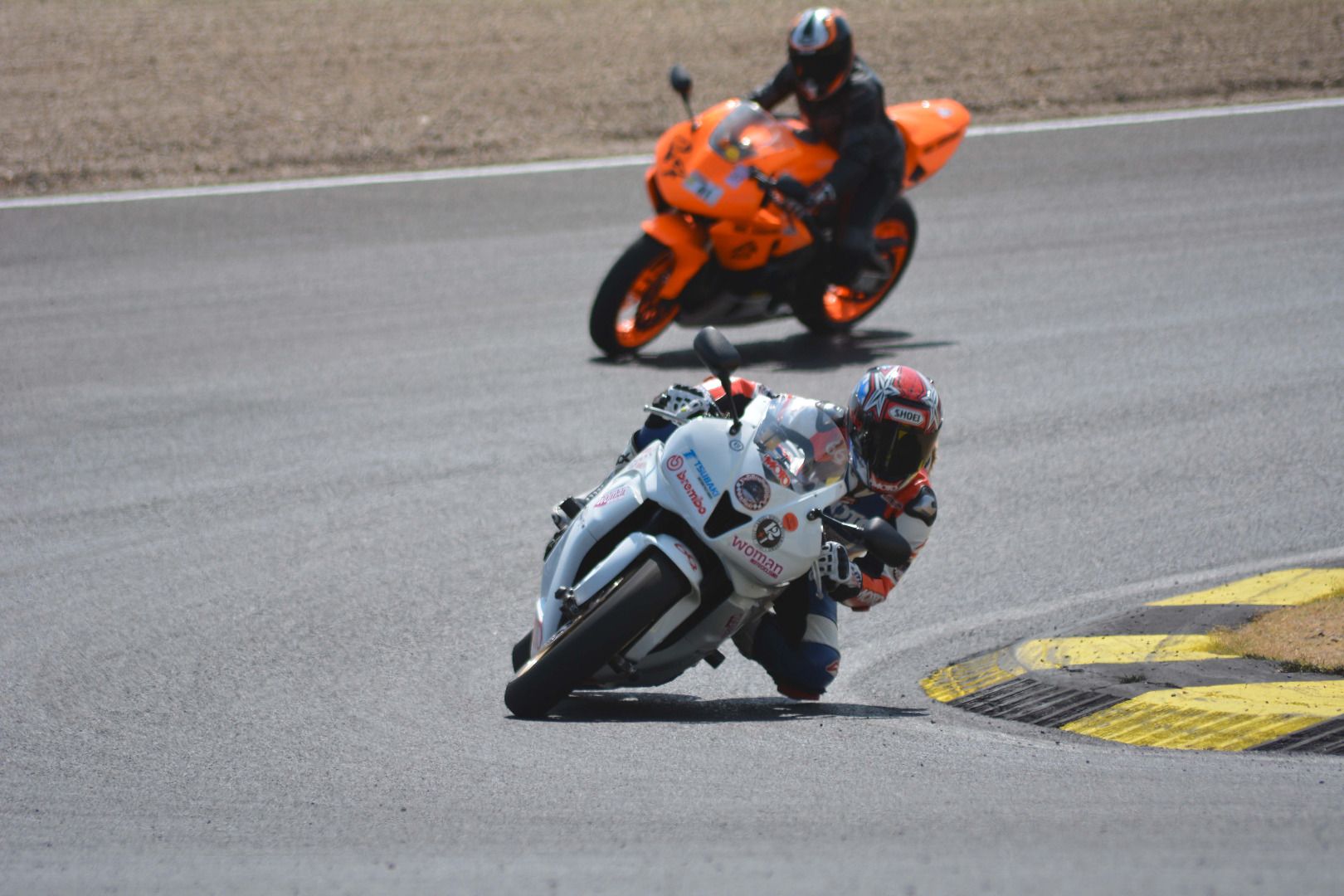 Probamos el nuevo asfalto del Circuito del Jarama RACE