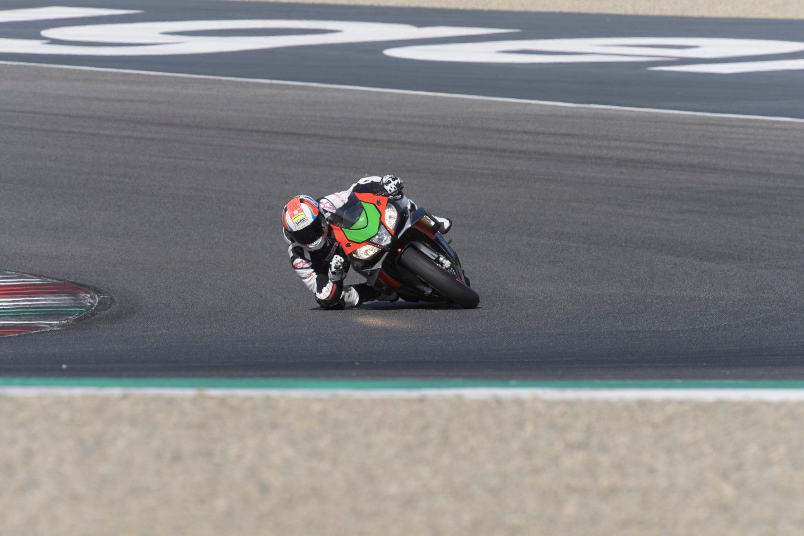 Probamos la Aprilia RSV4 RF Factory Works 2019