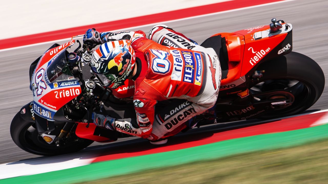 Andrea Dovizioso gana en Misano, Jorge Lorenzo cae y Marc Márquez es más líder de MotoGP