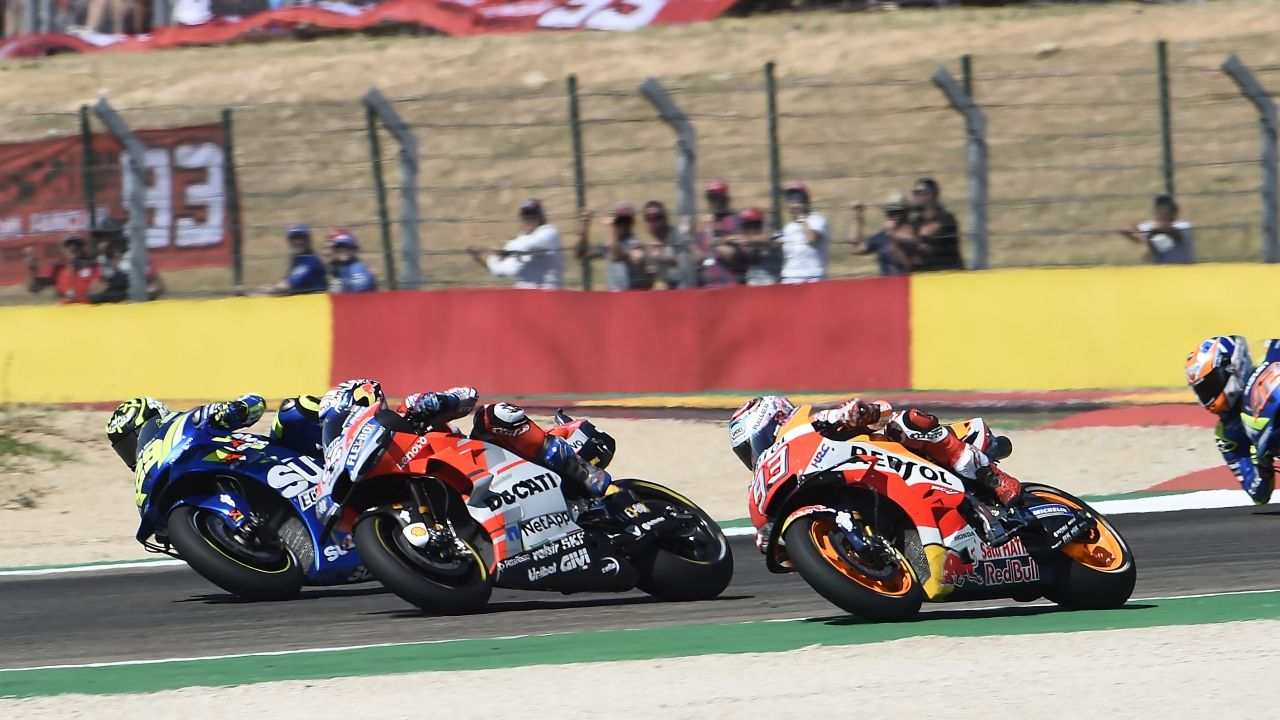 Sándwich Dovizioso-Márquez-Iannone en Aragón 2018