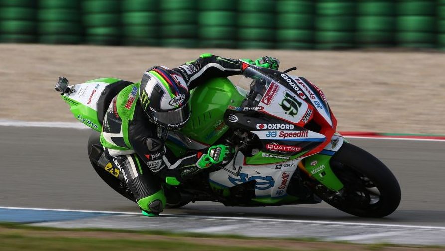 NoTodoMotoGP: Leon Haslam acaricia el título del BSB e Ilya Mykhalchyk conquista el IDM