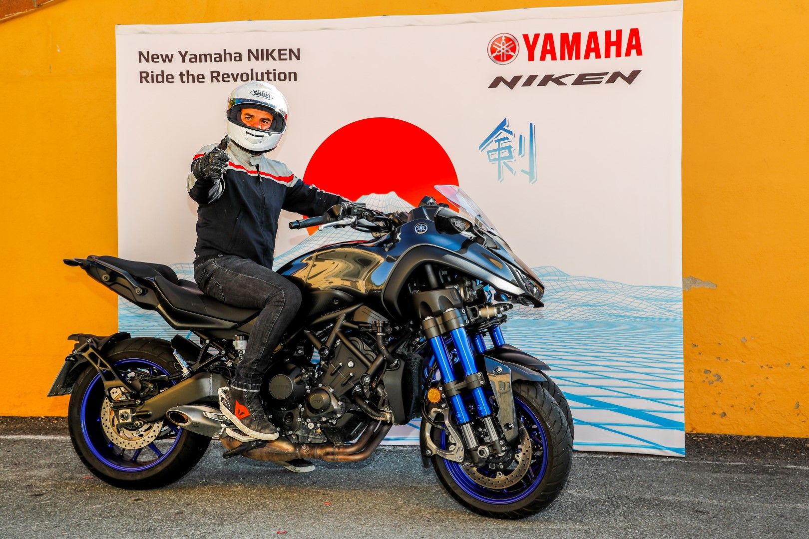 Yamaha Niken Tour 2018