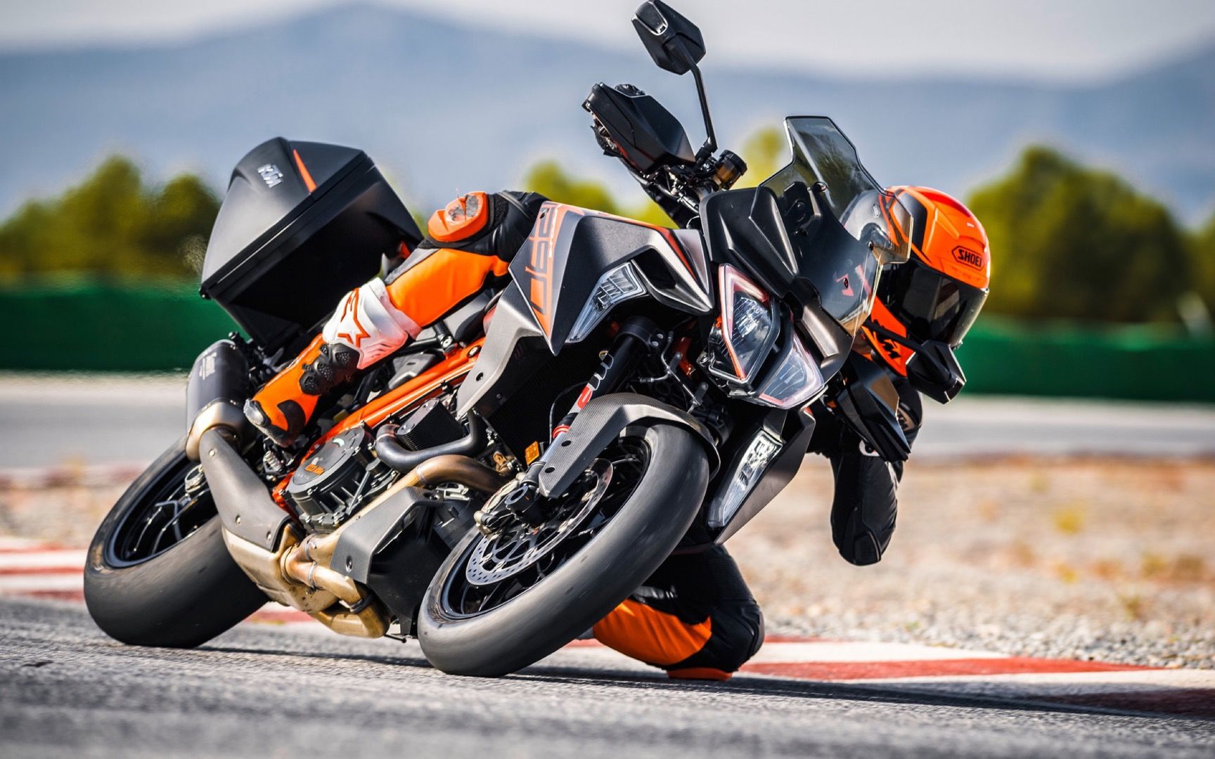 KTM 1290 Super Duke GT 2019