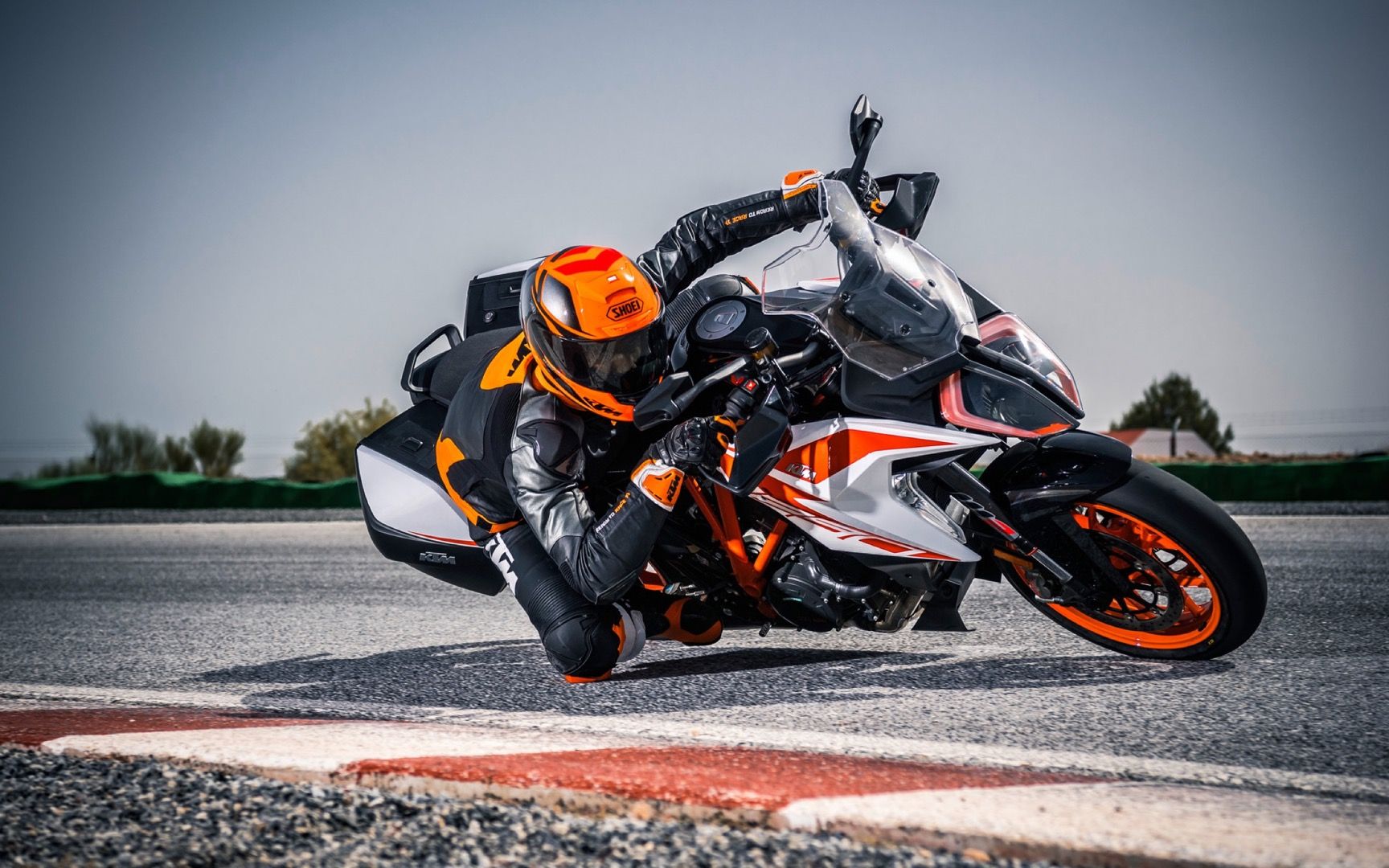 KTM 1290 Super Duke GT 2019