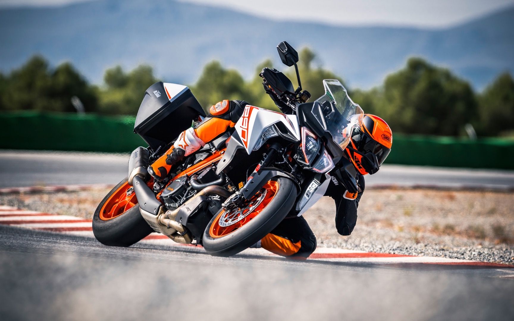 KTM 1290 Super Duke GT 2019