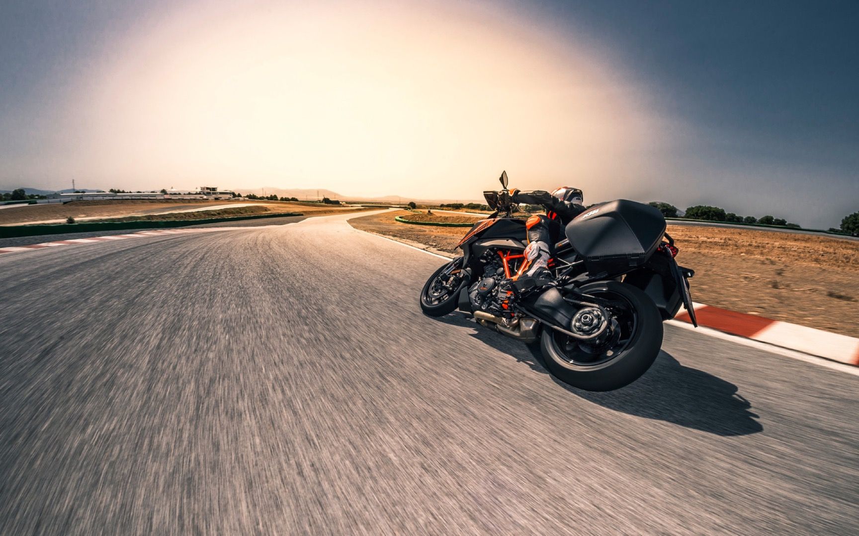 KTM 1290 Super Duke GT 2019