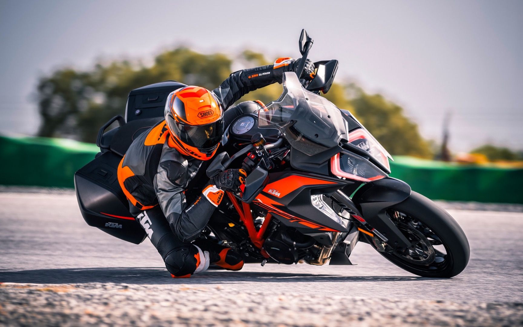 KTM 1290 Super Duke GT 2019