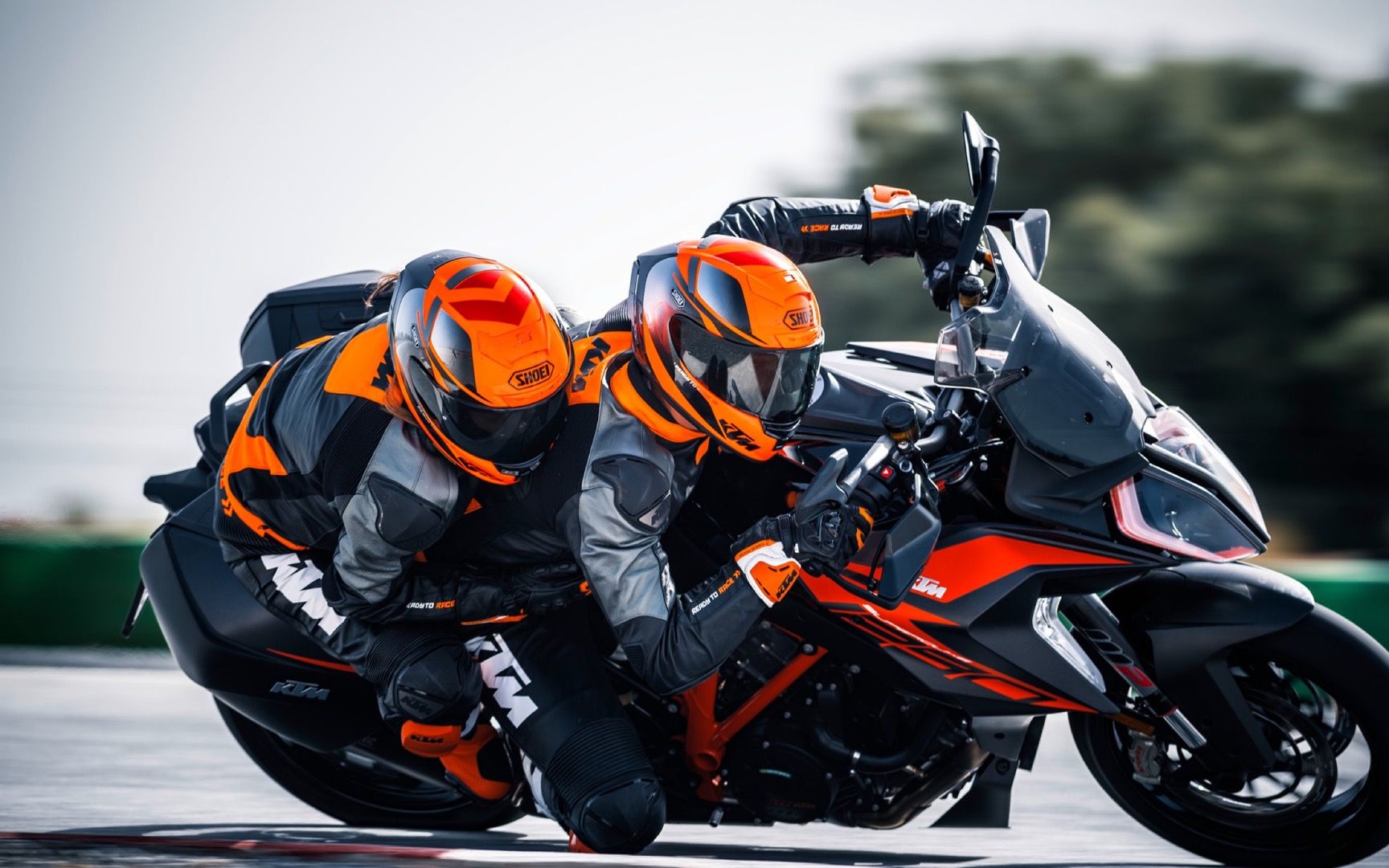 KTM 1290 Super Duke GT 2019