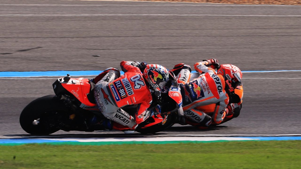 Marc Márquez vs Andrea Dovizioso en el GP de Tailandia
